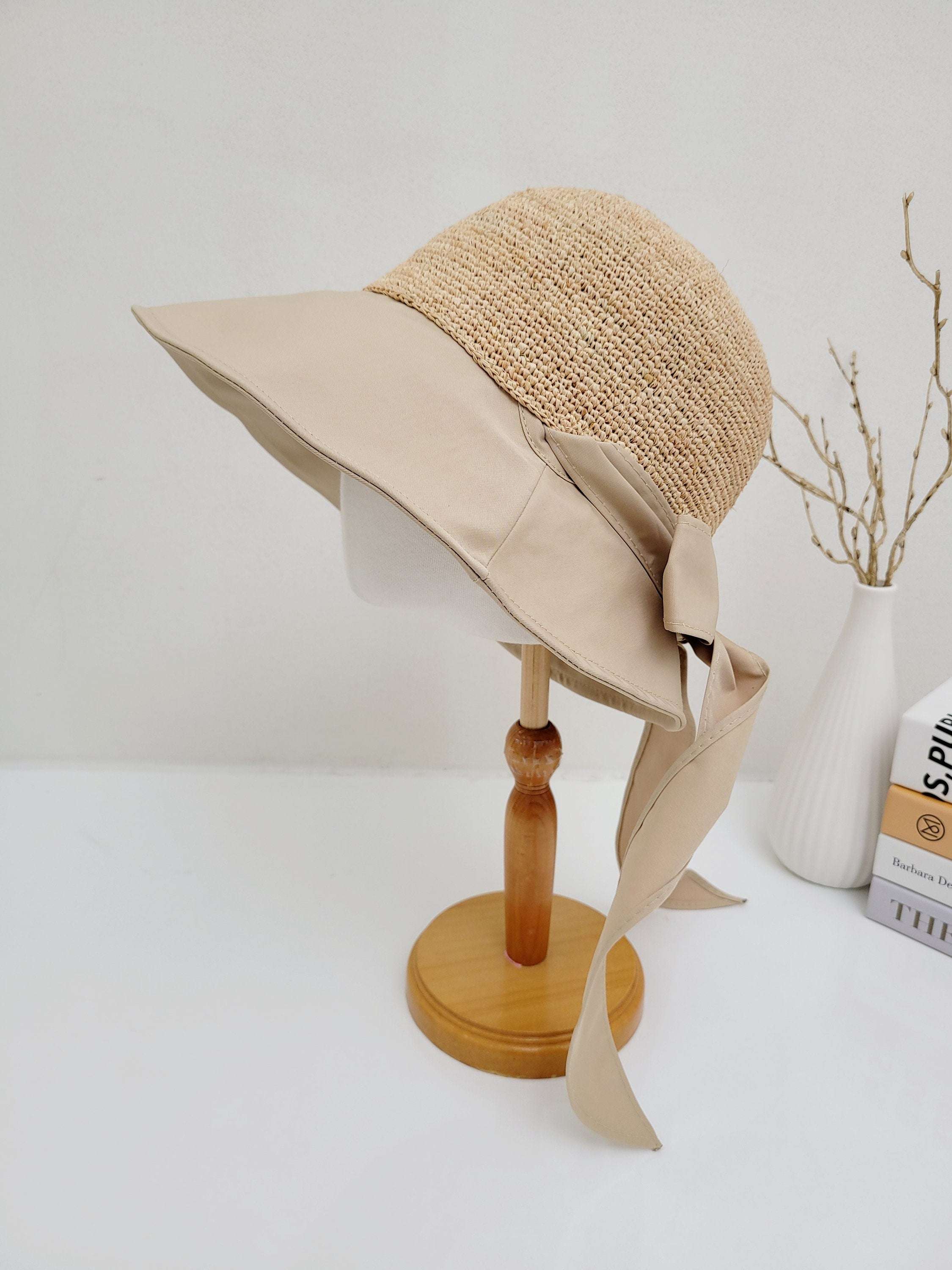 SOUTH HAMPTON sun hat: beige woven crown, wide faux-leather brim, and a stylish matching tie